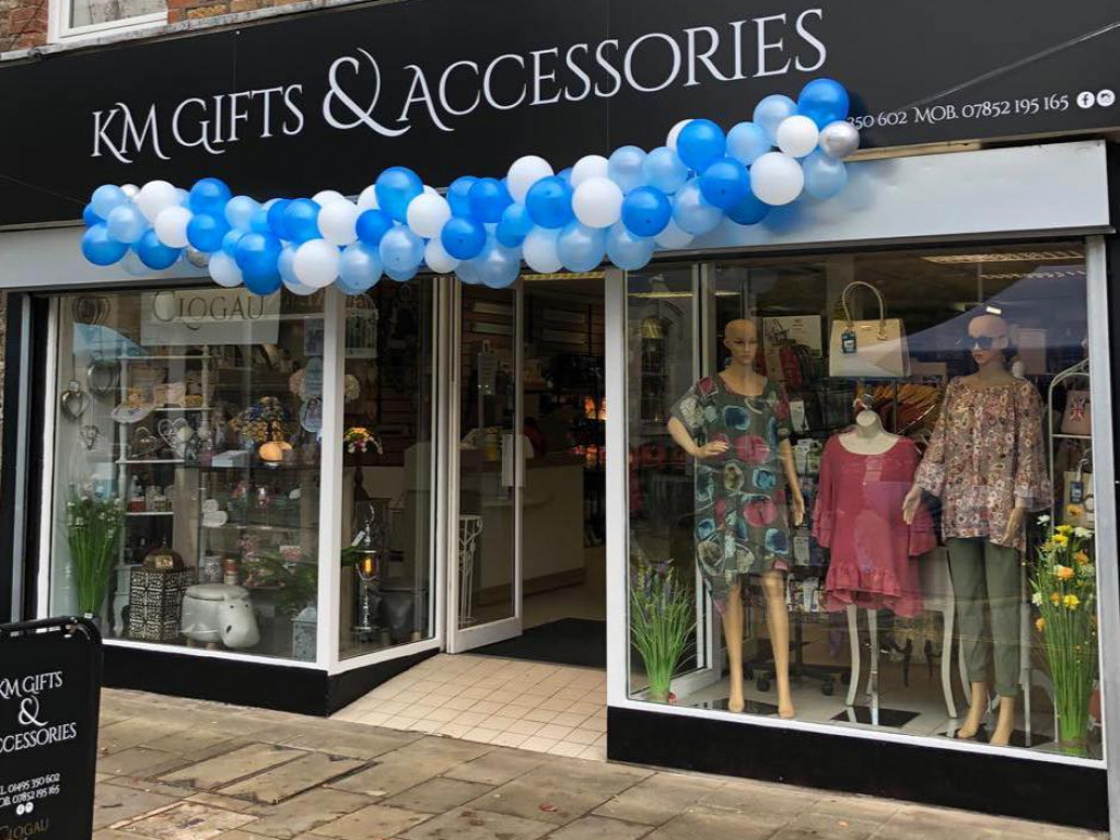 K&M Gifts & Accessories